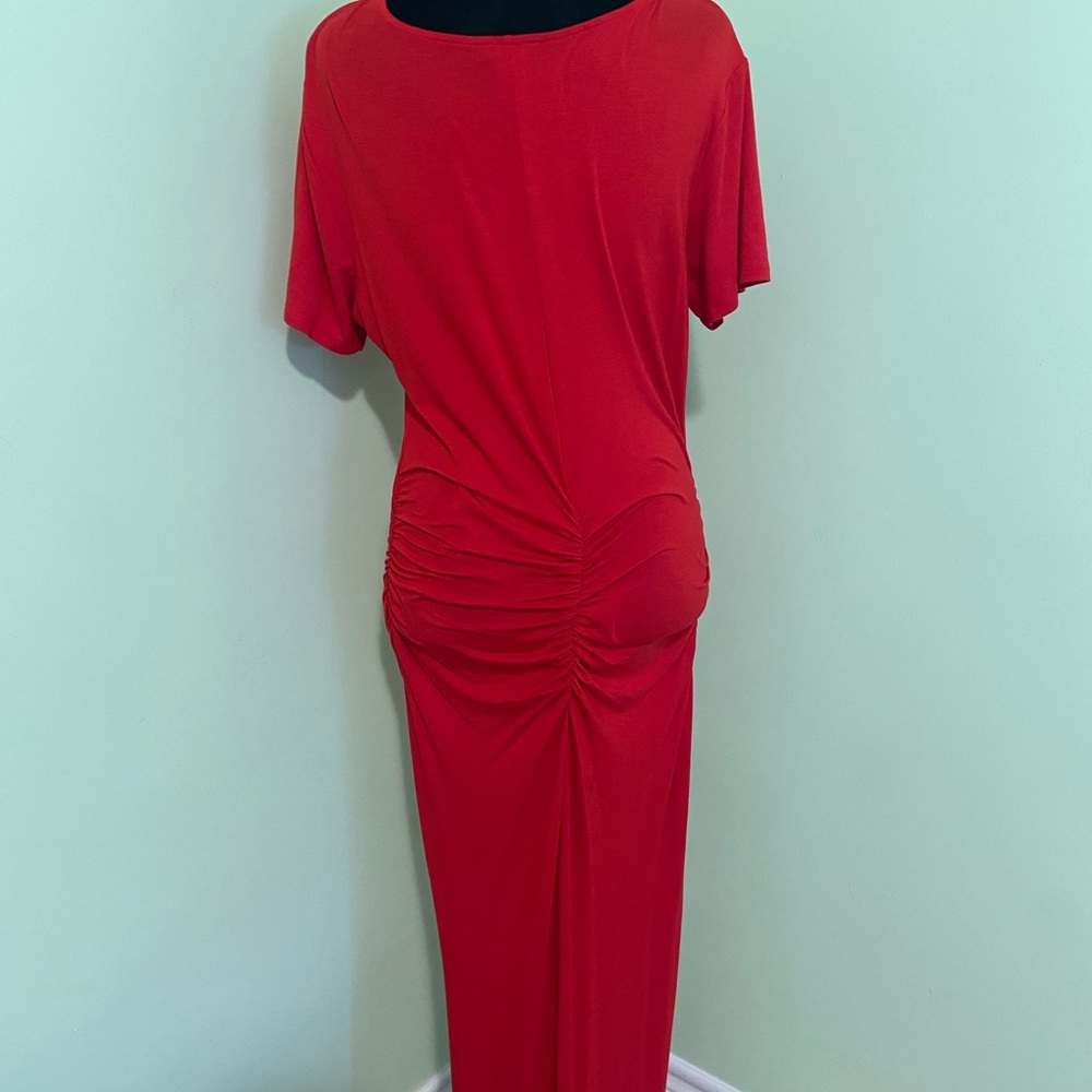 Elegant Red Maxi Dress - Picture 3 of 5